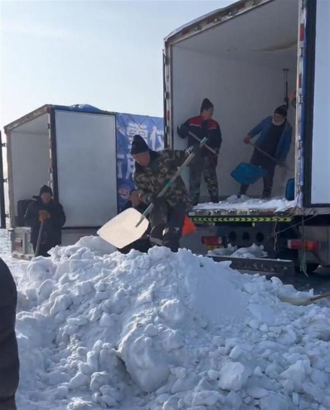 三卡车哈尔滨的雪已运抵广州，花费超20万元！